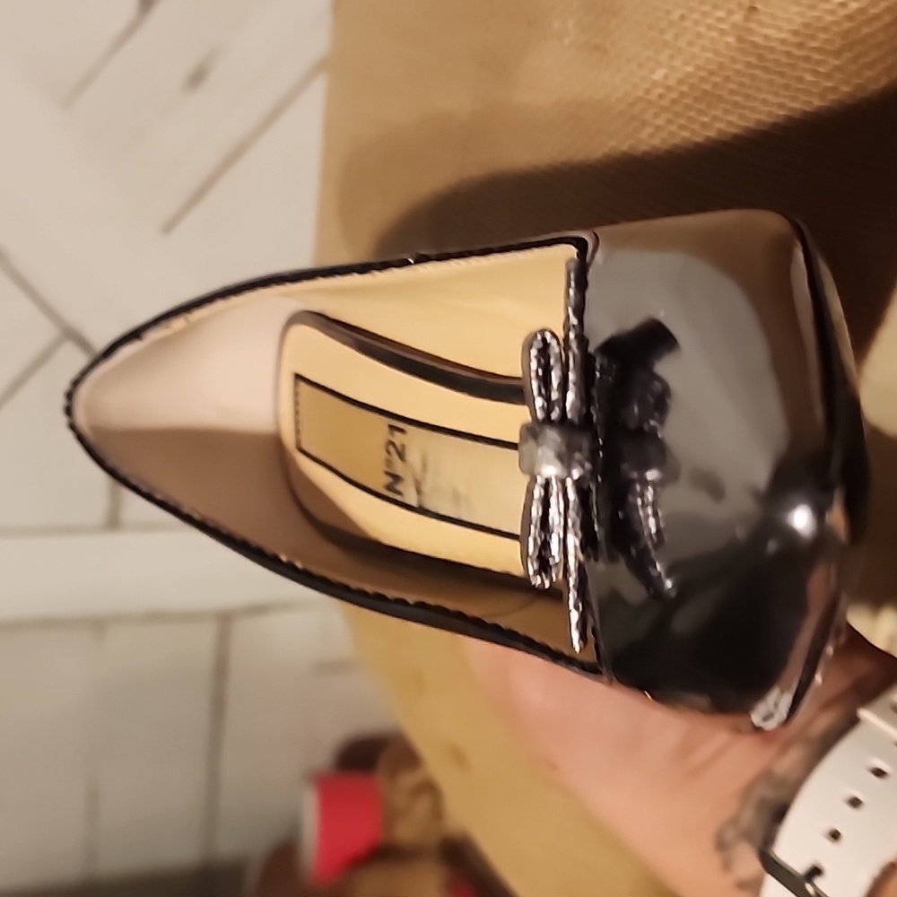 No. 21 Black Patent Leather Heels - Picture 11 of 12